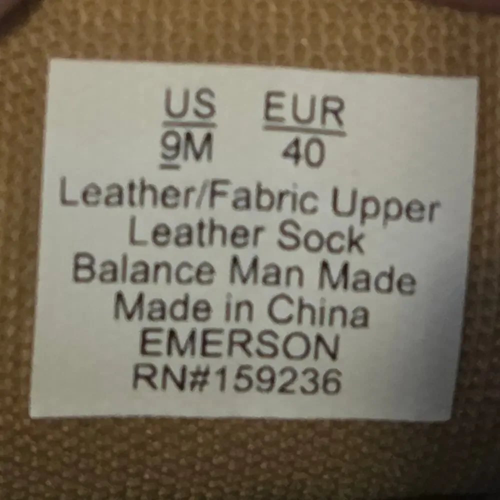 J McLaughlin Emerson Sneakers sz 9 Leather & Suede Great Traction NEW Shoes